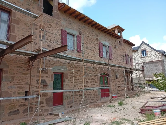 Ravalement facade joints pierre à Decazeville